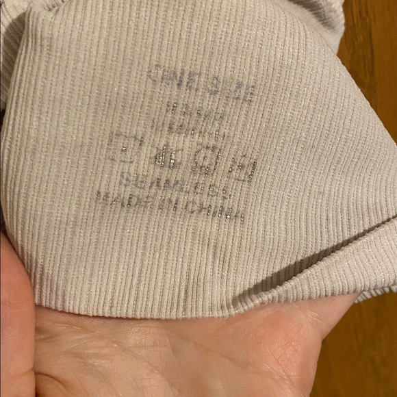 Off white Ribbed Fabric - Picture 3 of 3